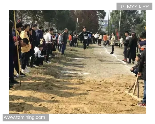 重庆羽毛球队的崛起之路与杯赛背后的奋斗与荣耀 重庆羽毛球队的崛起之路与杯赛背后的奋斗与荣耀